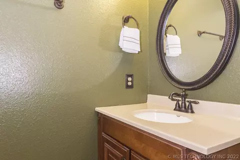 1067 E 145th St, Glenpool, OK 74033 photo 17