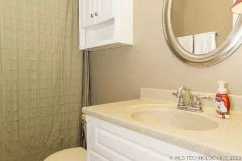1067 E 145th St, Glenpool, OK 74033 photo 22