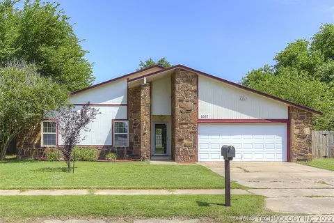 1067 E 145th St, Glenpool, OK 74033 photo 2