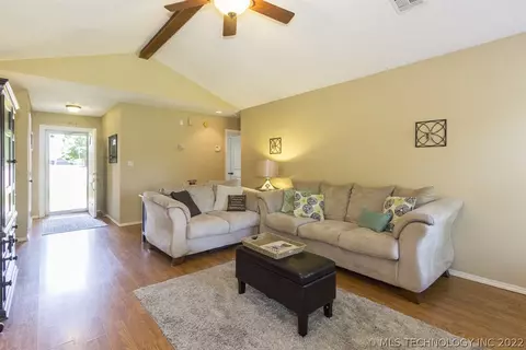 1067 E 145th St, Glenpool, OK 74033 photo 7