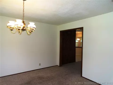 12527 E 37th St, Tulsa, OK 74146 photo 8