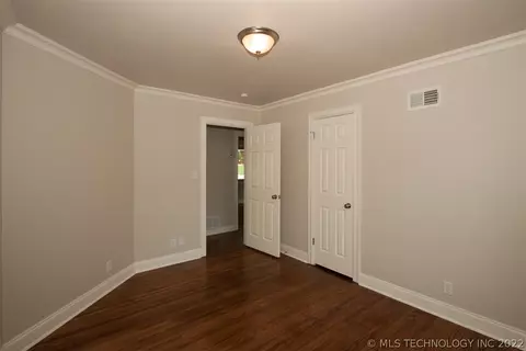 3930 E 37th Pl, Tulsa, OK 74135 photo 16