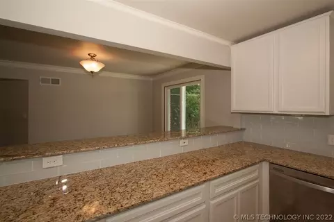 3930 E 37th Pl, Tulsa, OK 74135 photo 26
