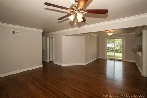3930 E 37th Pl, Tulsa, OK 74135 photo 3