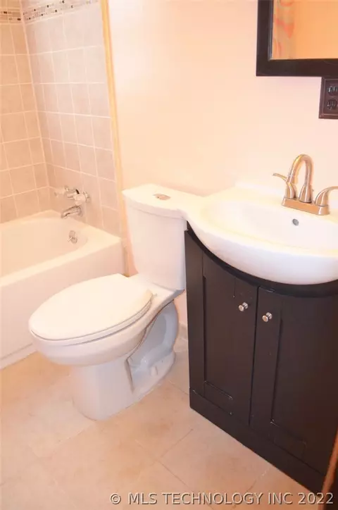 8957 E Marshall Pl, Tulsa, OK 74115 photo 20