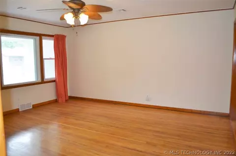 8957 E Marshall Pl, Tulsa, OK 74115 photo 24