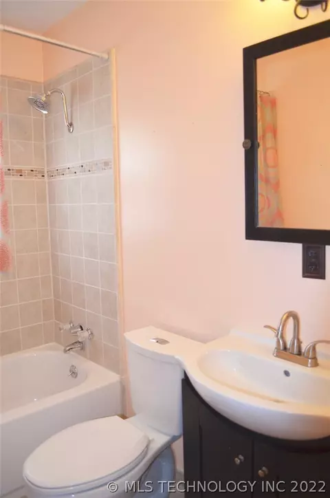 8957 E Marshall Pl, Tulsa, OK 74115 photo 19