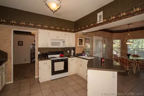19601 E 38th Pl S, Broken Arrow, OK 74014 photo 7