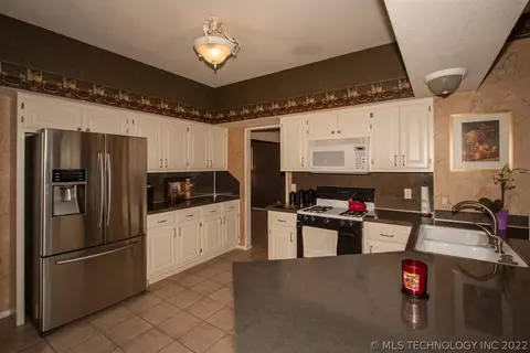 19601 E 38th Pl S, Broken Arrow, OK 74014 photo 6