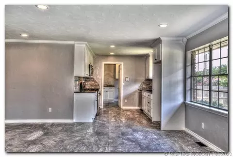 3667 E 49th St, Tulsa, OK 74135 photo 5