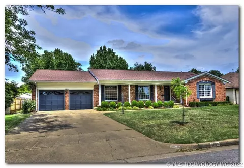3667 E 49th St, Tulsa, OK 74135 photo 1