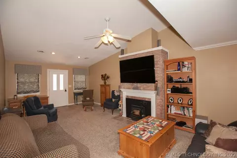 3741 E 4th Pl, Tulsa, OK 74112 photo 5