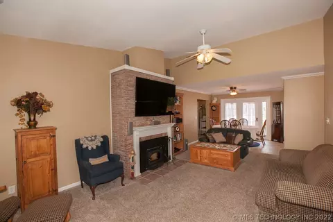 3741 E 4th Pl, Tulsa, OK 74112 photo 4