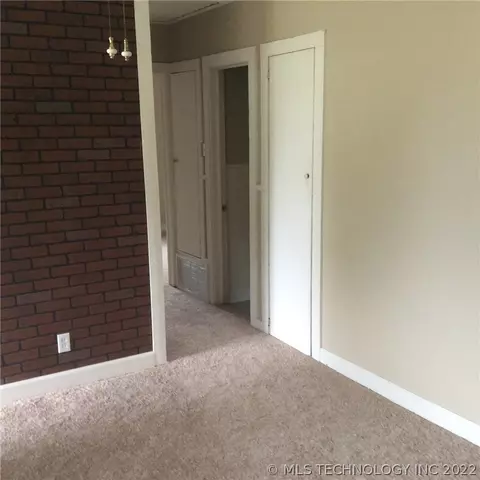19510 E 3rd St, Tulsa, OK 74108 photo 4