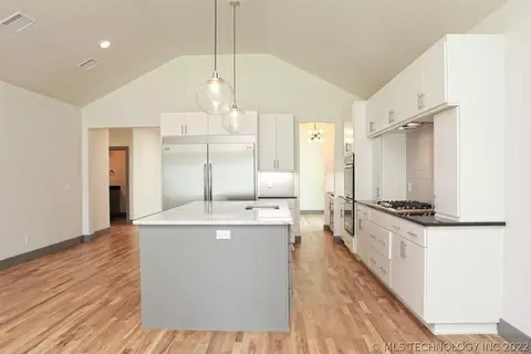 1022 E 38th Pl, Tulsa, OK 74105 photo 16