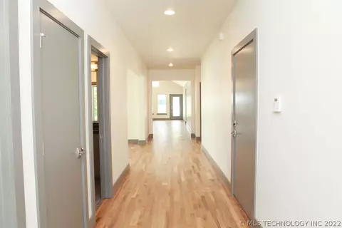 1022 E 38th Pl, Tulsa, OK 74105 photo 5