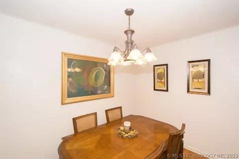 1109 E 53rd Pl, Tulsa, OK 74105 photo 7
