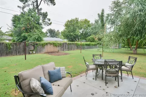 1109 E 53rd Pl, Tulsa, OK 74105 photo 21