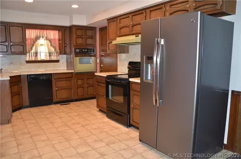 12135 E 36th Pl, Tulsa, OK 74146 photo 7
