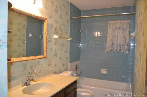 12135 E 36th Pl, Tulsa, OK 74146 photo 9