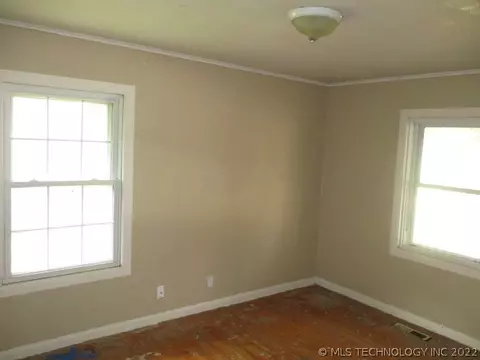 9104 E Latimer Ct, Tulsa, OK 74115 photo 9