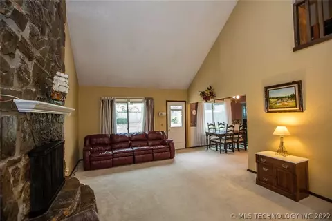 12516 E 37th E St, Tulsa, OK 74146 photo 5