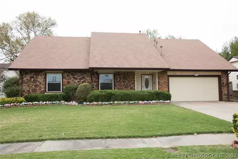 12516 E 37th E St, Tulsa, OK 74146 photo 1