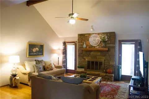 6909 E 65th Pl, Tulsa, OK 74133 photo 3