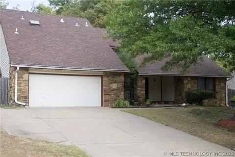 6909 E 65th Pl, Tulsa, OK 74133 photo 1