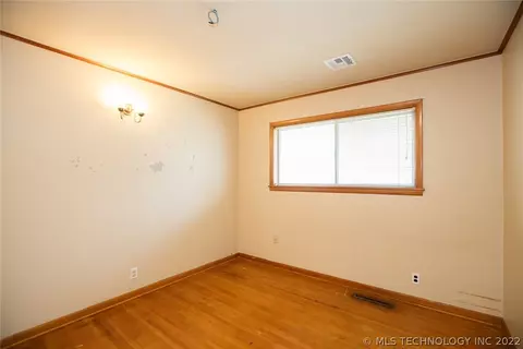 6739 E 27th Pl, Tulsa, OK 74129 photo 3