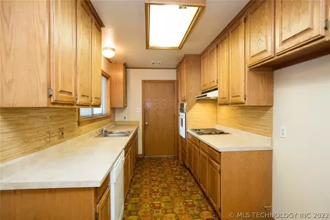 6739 E 27th Pl, Tulsa, OK 74129 photo 28