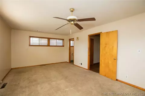 6739 E 27th Pl, Tulsa, OK 74129 photo 9