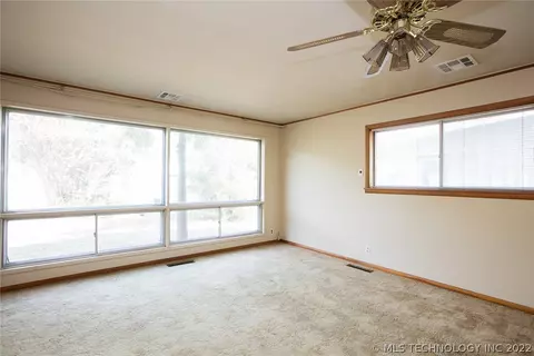 6739 E 27th Pl, Tulsa, OK 74129 photo 24