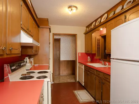 9429 E 49th St, Tulsa, OK 74145 photo 5
