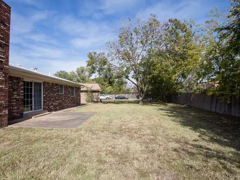 9429 E 49th St, Tulsa, OK 74145 photo 23