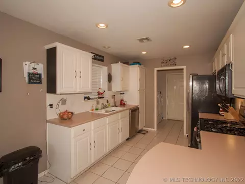 1116 E 138th St, Glenpool, OK 74033 photo 6