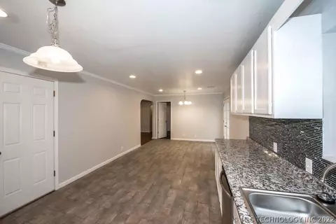 6710 E 7th St, Tulsa, OK 74112 photo 11