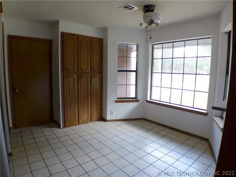 607 E Freeman St, Davis, OK 73030 photo 3