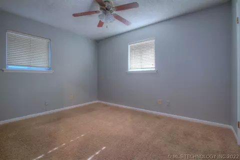 10114 E 22nd Pl, Tulsa, OK 74129 photo 16