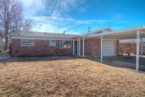 10114 E 22nd Pl, Tulsa, OK 74129 photo 1