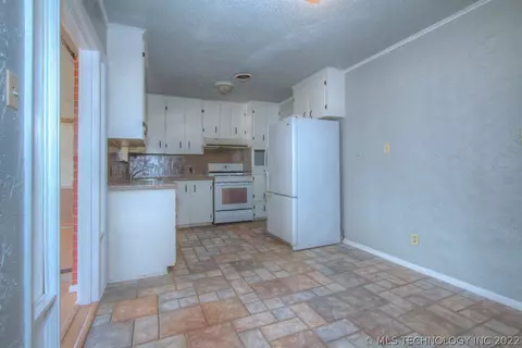 10114 E 22nd Pl, Tulsa, OK 74129 photo 12