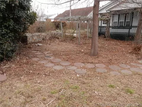2511 E 2nd St, Tulsa, OK 74104 photo 5