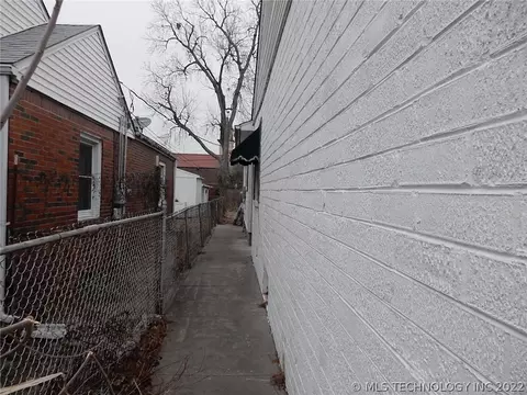 2511 E 2nd St, Tulsa, OK 74104 photo 3