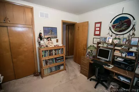 8954 E Marshall Pl, Tulsa, OK 74115 photo 2