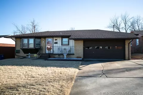 8954 E Marshall Pl, Tulsa, OK 74115 photo 1