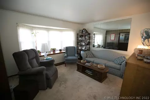 8954 E Marshall Pl, Tulsa, OK 74115 photo 3