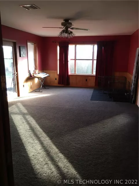808 W Spring Ave, Checotah, OK 74426 photo 11