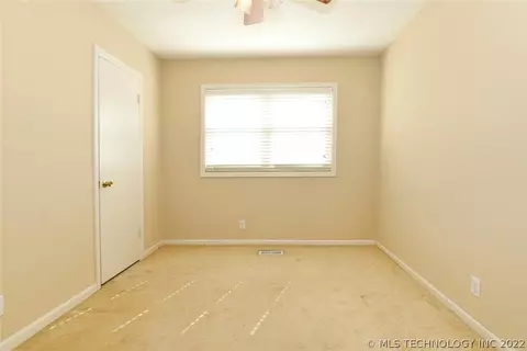 3726 E 59th Pl, Tulsa, OK 74135 photo 22