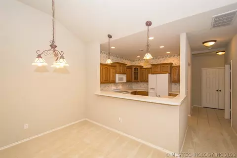 8206 E 74th Ct, Tulsa, OK 74133 photo 9