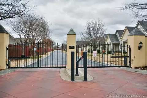 8206 E 74th Ct, Tulsa, OK 74133 photo 3